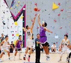 湖人险胜谁该进红榜？詹姆斯自我救赎并非头功，三内线各司其职